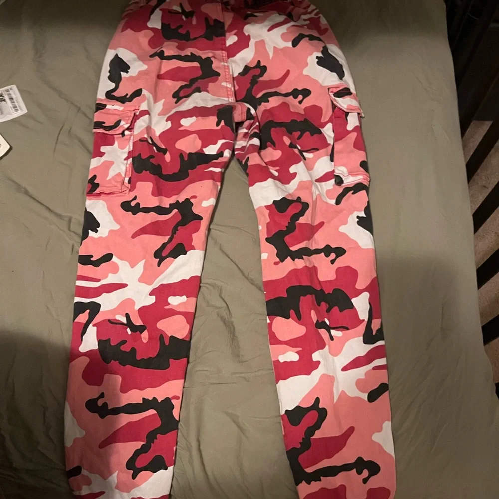 Pink cargo pants - Picture 2 of 3